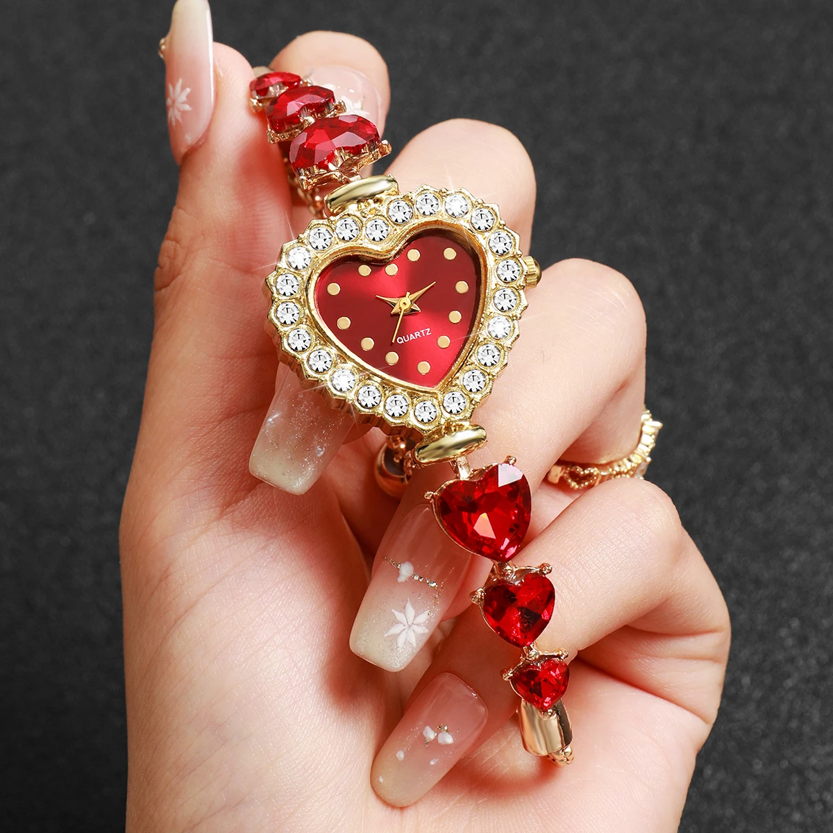 ファッションハートダイヤルレディースウォッチ、ラグジュアリー - Luxury Watch For Women のレビューと価格