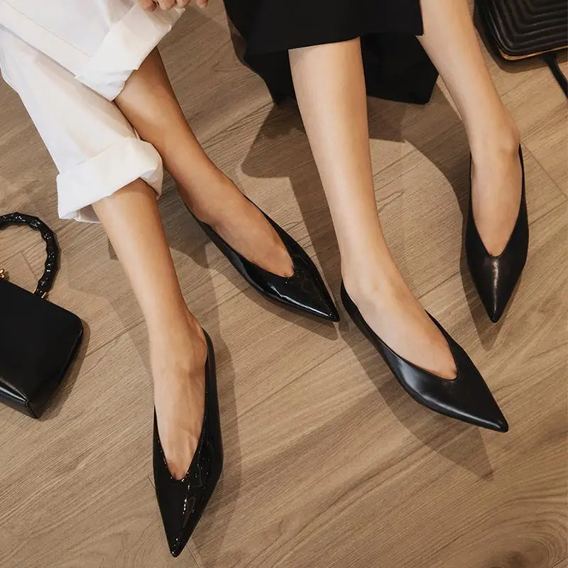 

2024 Fashion New Simple High Low-heeled Shallow Mouth Pointed Women's Stiletto Heels Daily Commuter High-heeled White Work Shoes