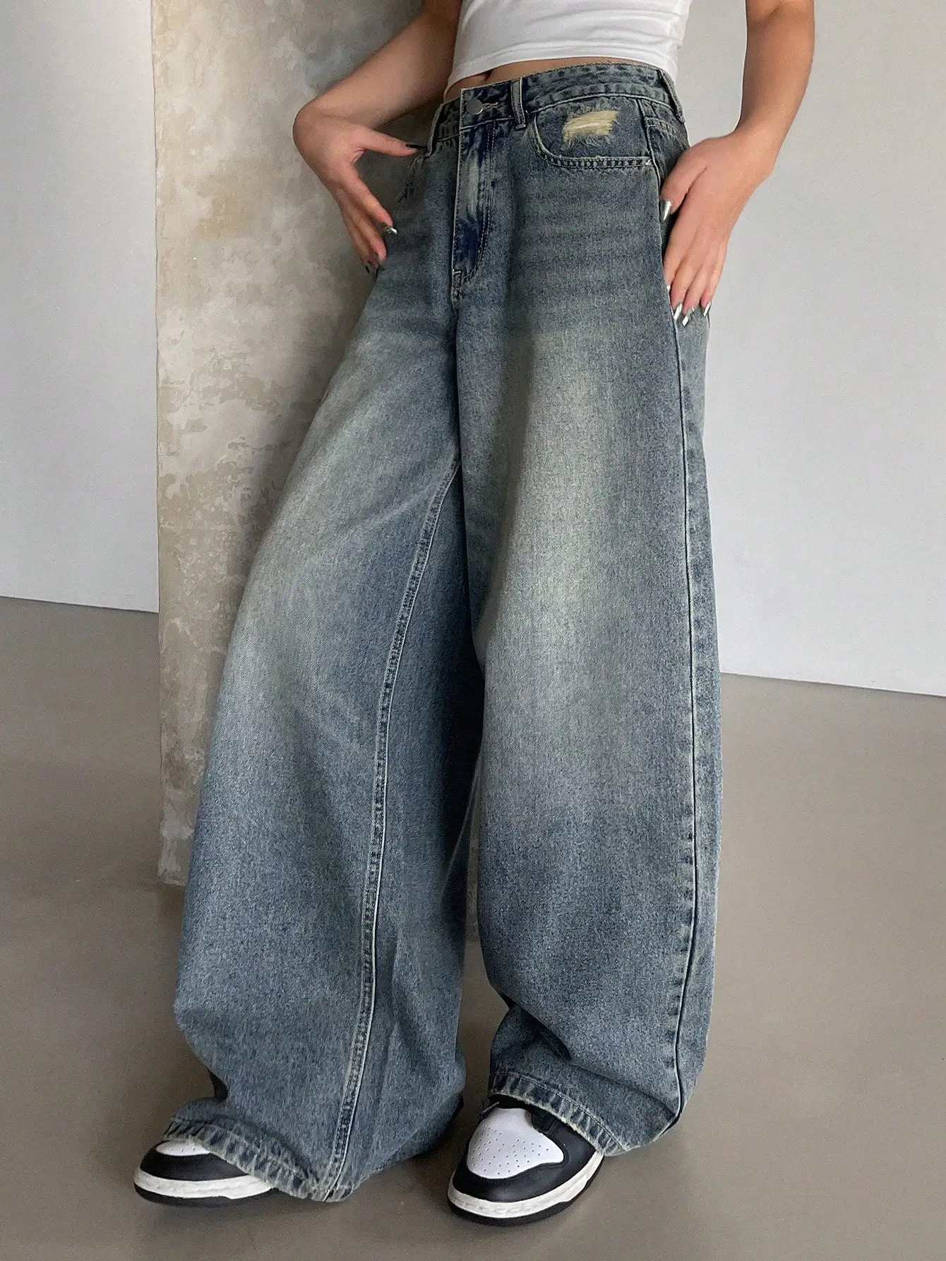 

Women's High Waist Wide Leg Distressed Denim Jeans with Pockets, Loose Fit Casual Trousers