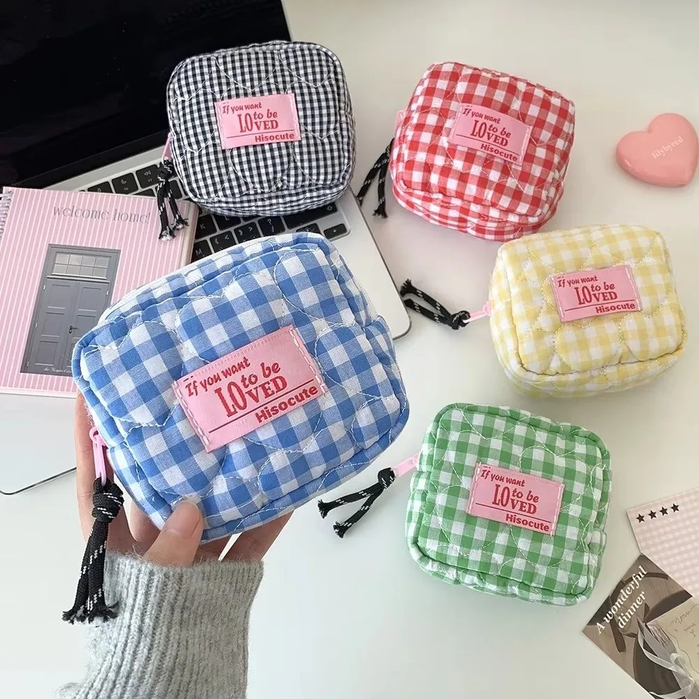Cute Portable Travel Makeup Bag Checkered Pattern Mini Size Lipstick Pouch Quilted Design Coin Purse