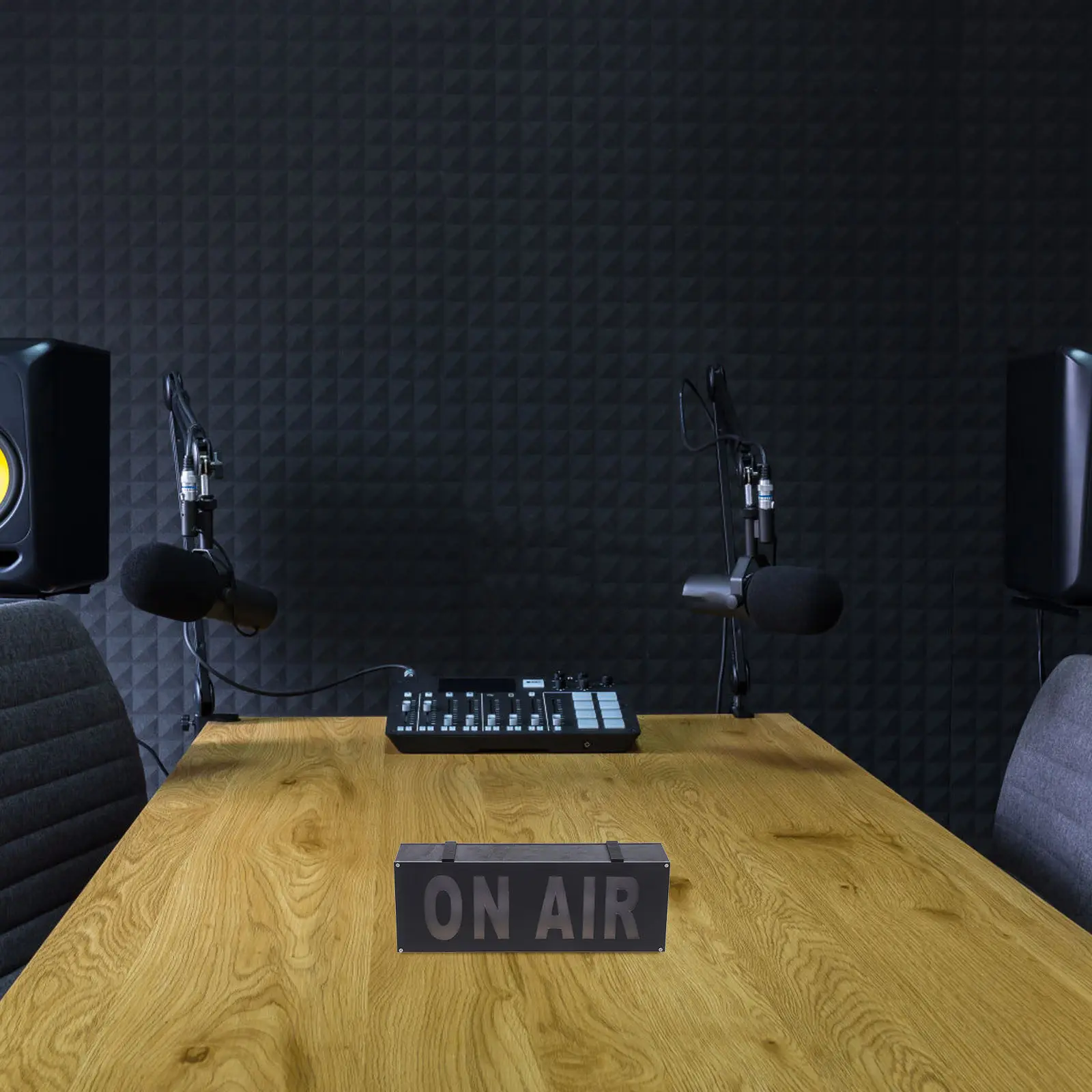 

Compact LED Warning Sign Light on Air Signal Indicator for Recording Broadcast Studio Office Home Do Not Disturb Use Desktop