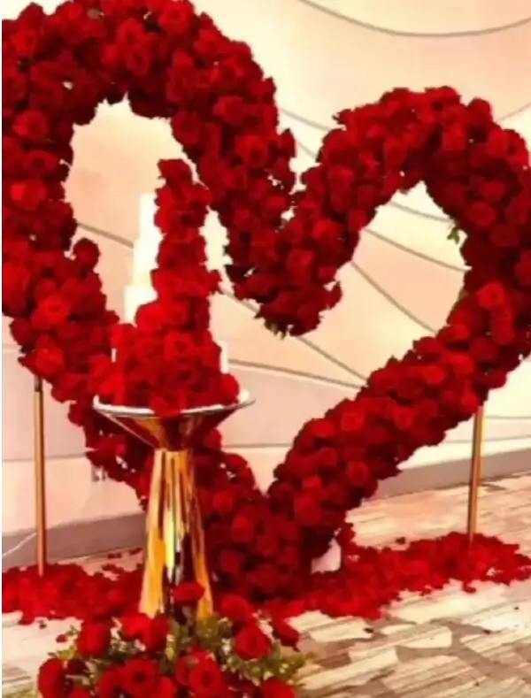 

Heart shaped arch wedding decoration