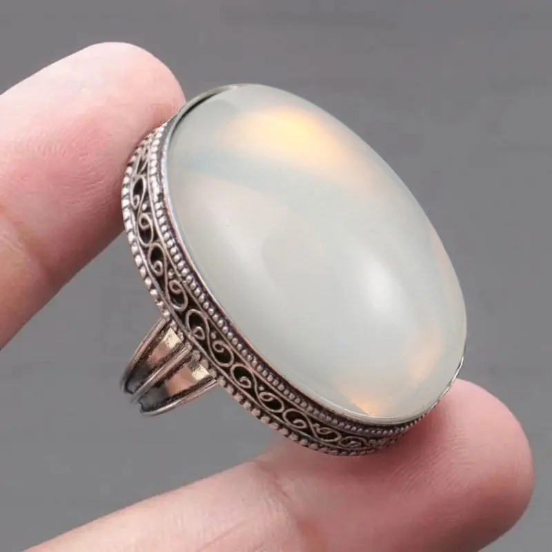 European and American Moonstone Transparent Elliptical Ring for Women, High End Retro Style, Side Smearing Texture Accessory