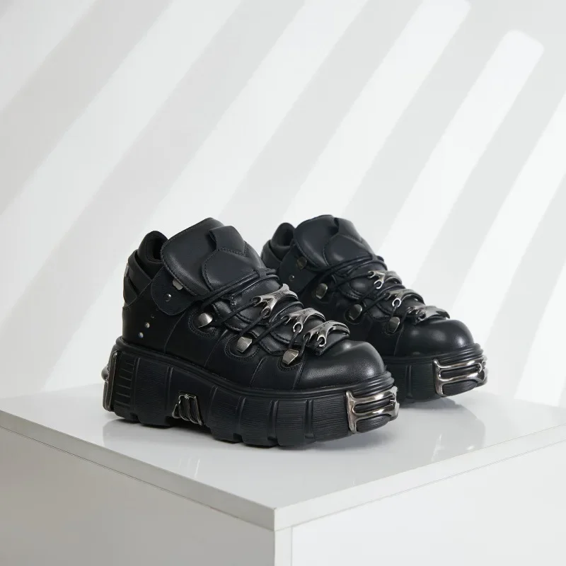 2025 Autumn and Winter New Women's Heavy Metal Platform Low-top Punk Small Leather Shoes 8 Cm Dark Motorcycle Boots