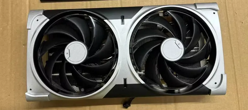 

Радиатор кулера для графической видеокарты MSI RTX5060 RTX5070 VENTUS 2X 12G