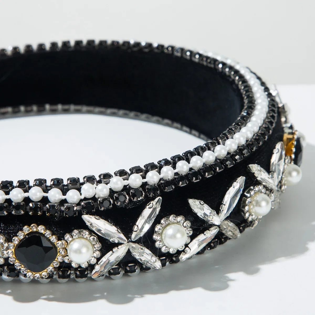 ラインストーンパッド入りヘッドバンドバロッククリスタルヘアバンドカラフルなビーズヘッドバンドファッション大型ヘアフープアクセサリー女性のための