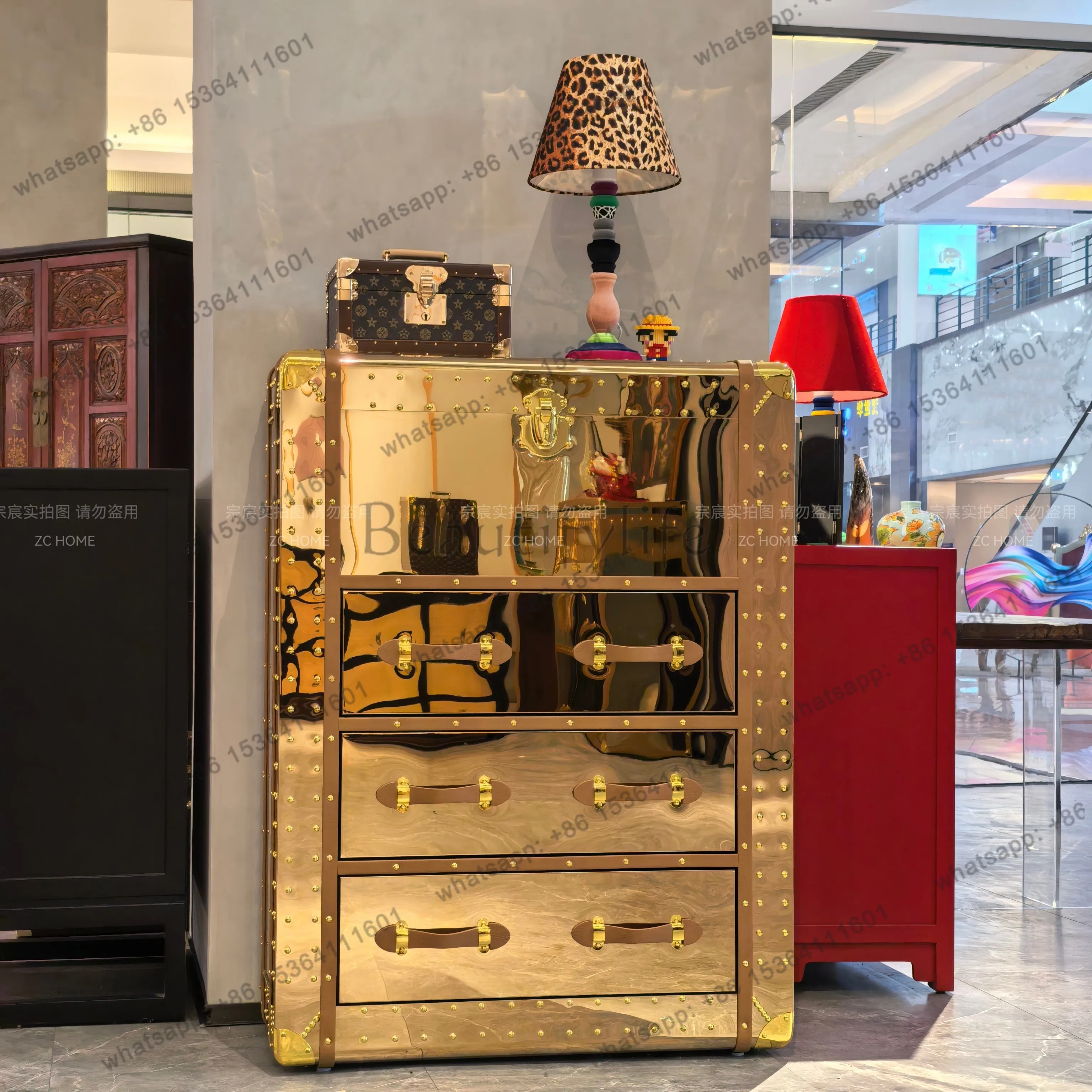 

Golden entrance storage cabinet villa display cabinet is handmade export high quality