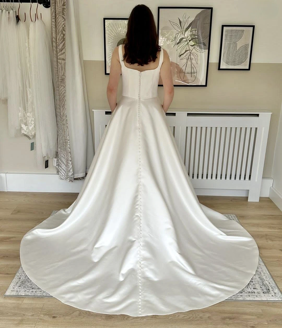 Abito da sposa semplice A-Line Spahettis Strap Lunghezza pavimento con tasca Corte dei treni Abiti da sposa Personalizza su misure Robe Mariee