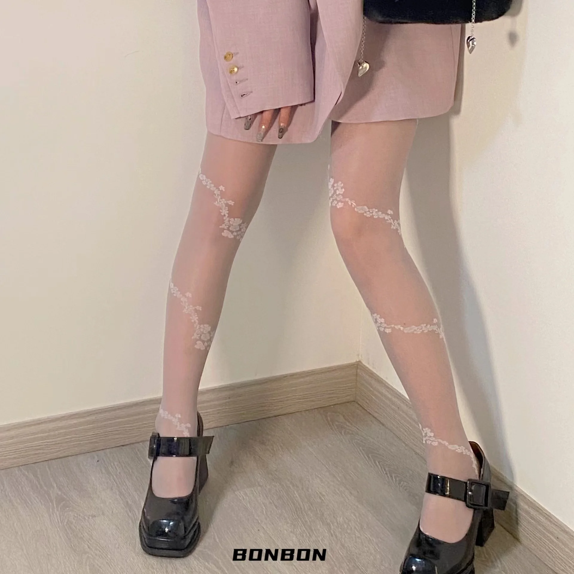 Pantyhose Women's Retro Solid Color French Sexy White Silk Winding Lace Jacquard Bottoming Spring and Summer Clothing Matching