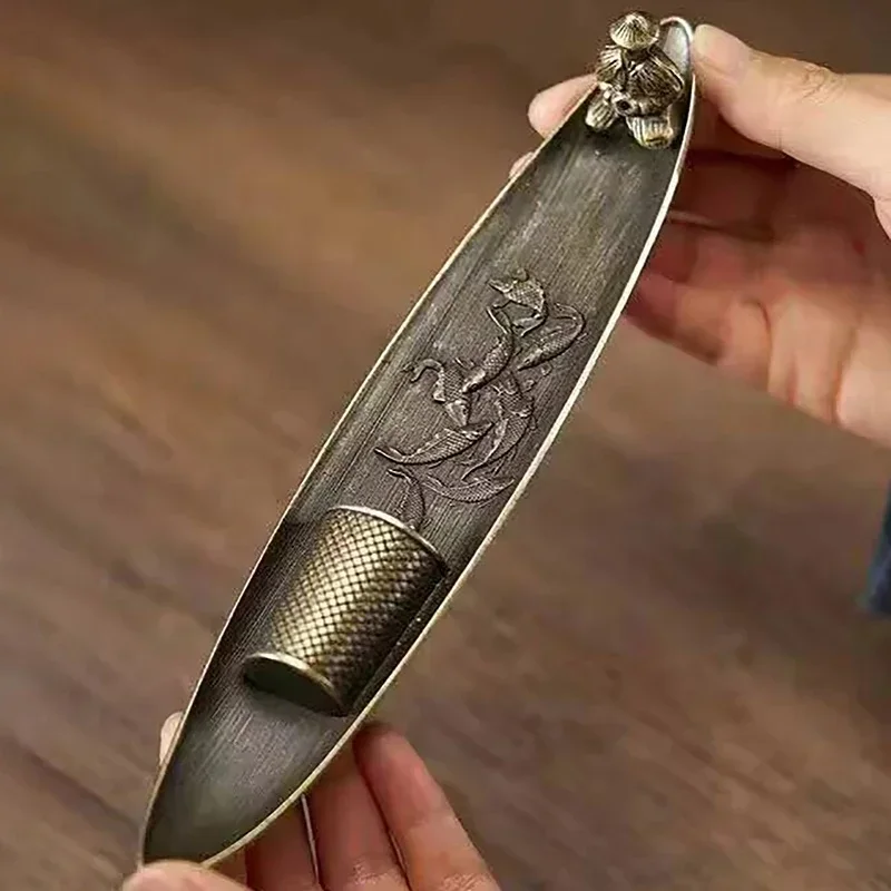 Modischer kleiner Boot-Räucherstäbchenhalter im Fischer-Old-Man-Stil für den Innenbereich – Sandelholz-Räucherstäbchenhalter für Zuhause