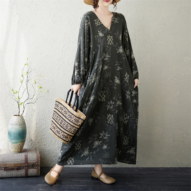 Elegant Long V-Neck Loose Fit plus Size Dress Autumn Fashion Thinming Large Code Women's Clothing City Walk Cotton Polyester 2
