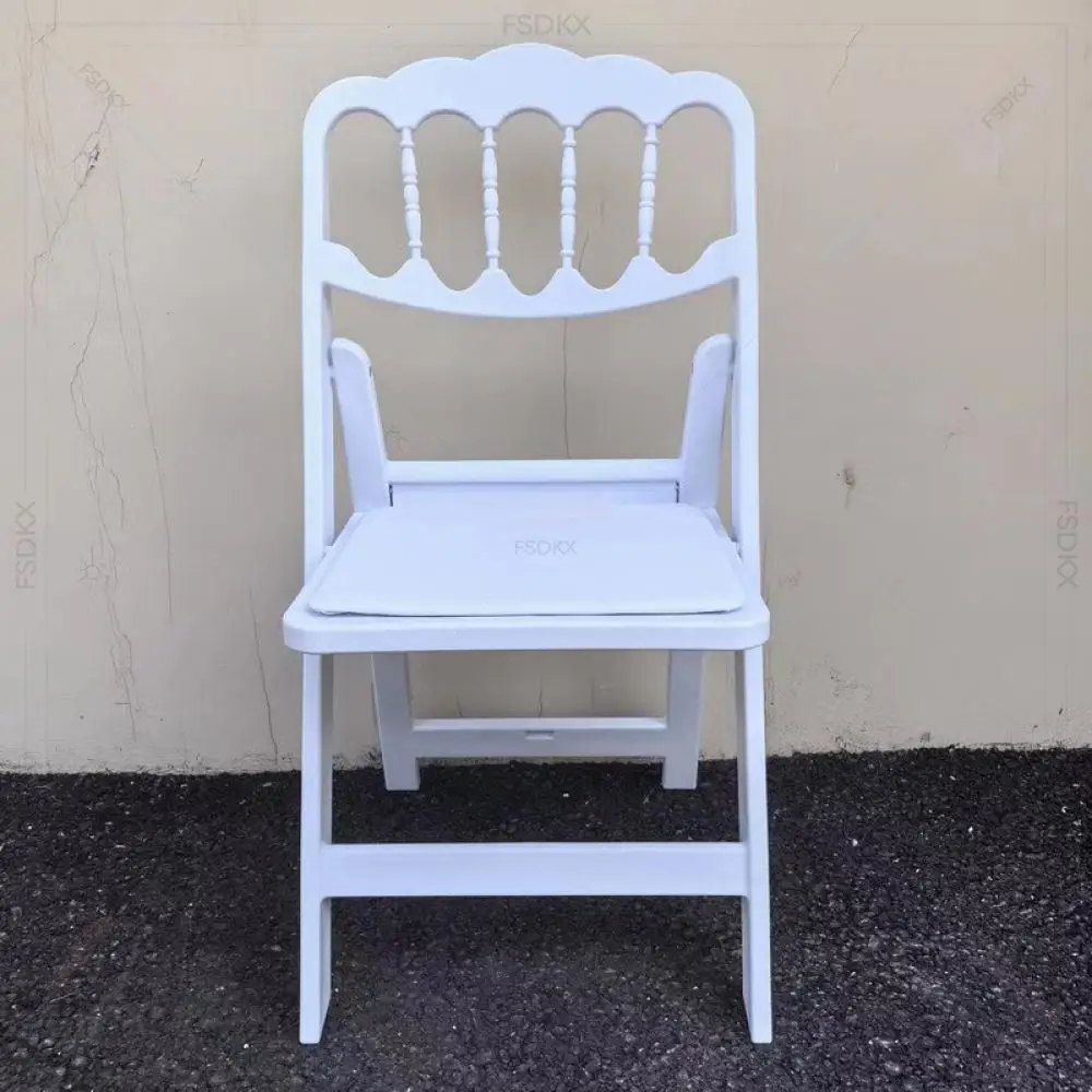Morden White Folding Plastic Chair Modern Design Lightweight and Portable for Outdoor Use in Garden Wedding or Dining