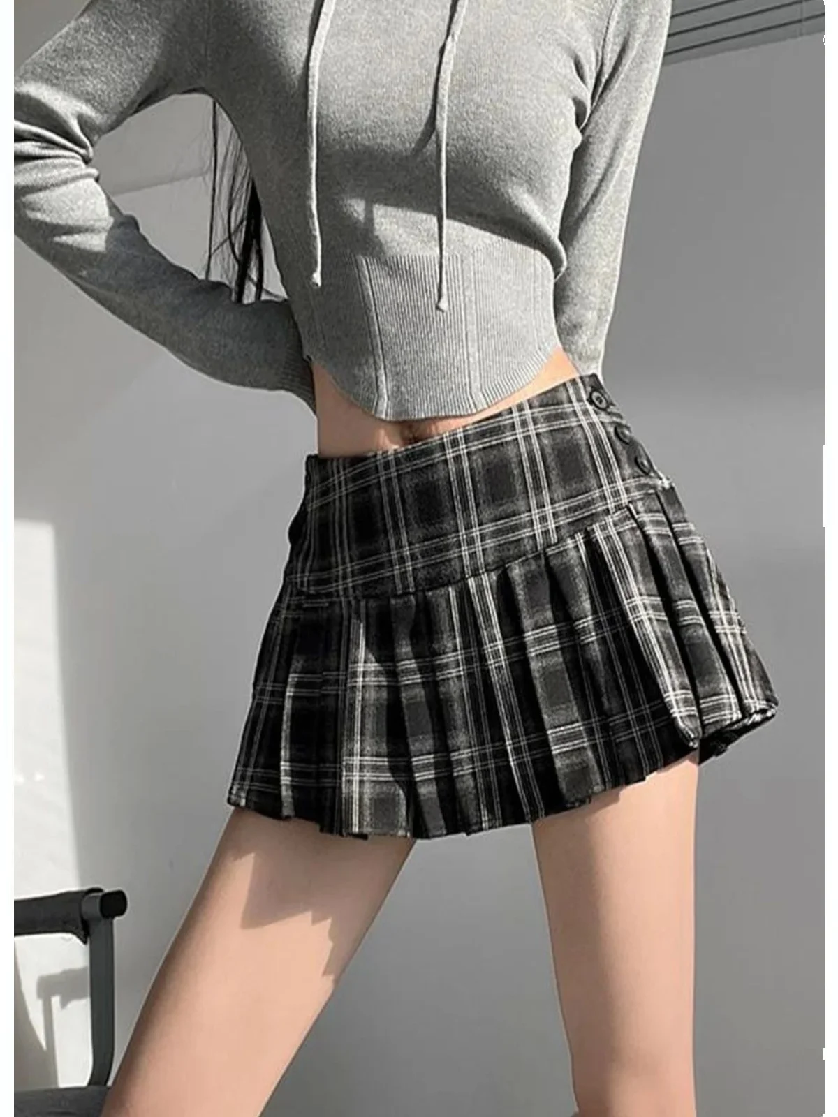 

Плиссированная юбка в клетку с низкой талией для женщин, уличная юбка трапециевидной формы, обычная тонкая летняя коллекция