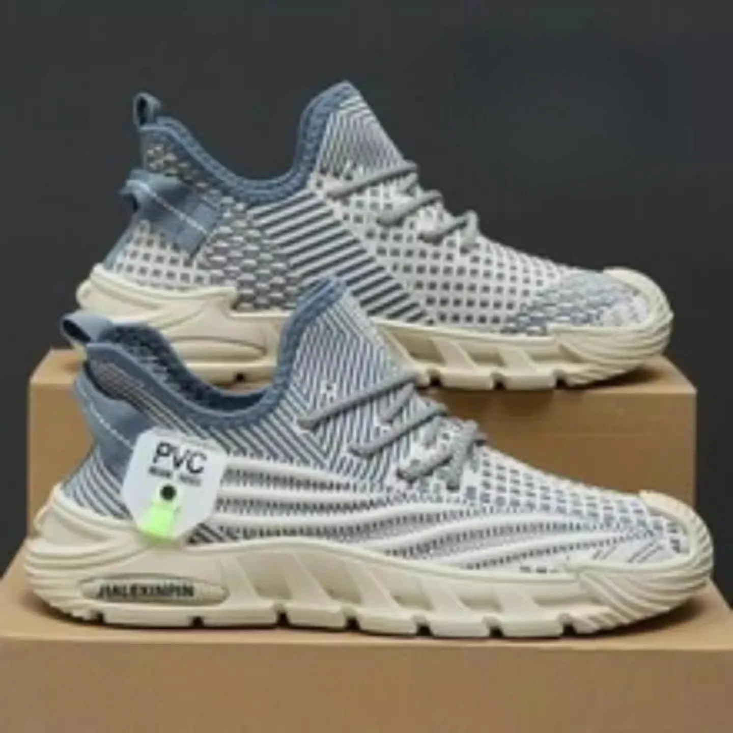 

Men's Running Shoes Spring 2026 Lightweight Anti-slip Soft Bottom Breathable Mesh Shock Absorption Casual Sports Shoes