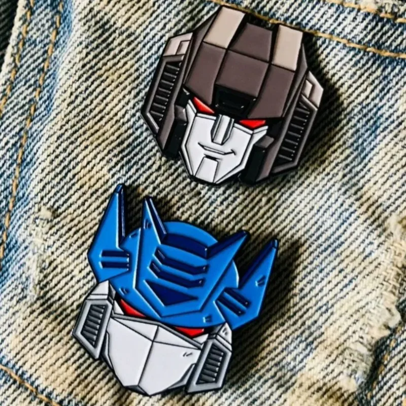 Transformations-Brosche, rote Spinne, Soundwave-Abzeichen, personalisiertes Rucksack-Zubehör, Anime-Zubehör, Alltagsbedarf, Geschenk