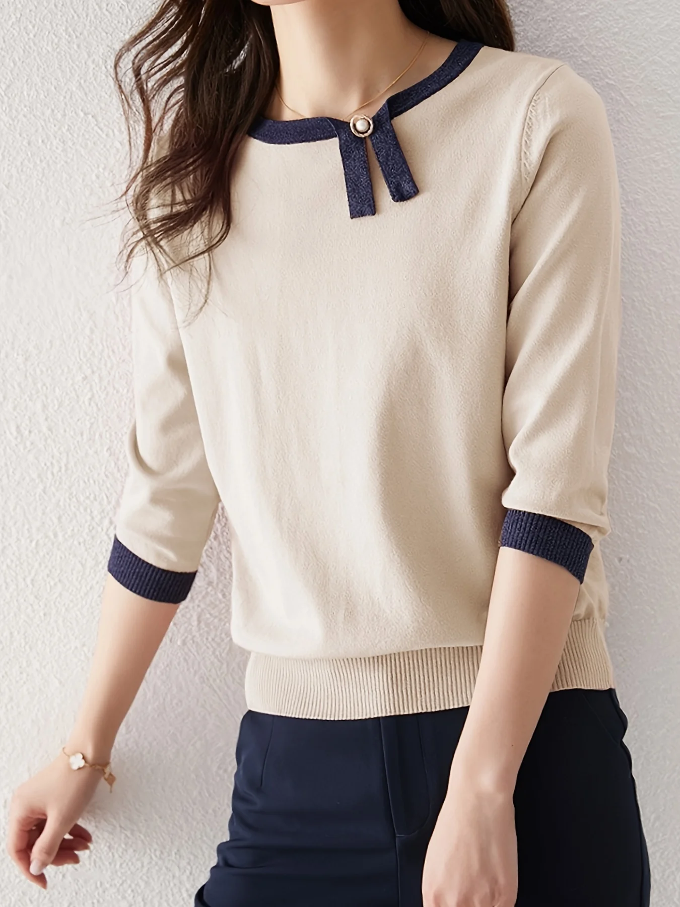 Women's New Arrival Colorblock Asymmetric Knit Sweater with Three-Quarter Sleeves and Crew Neck