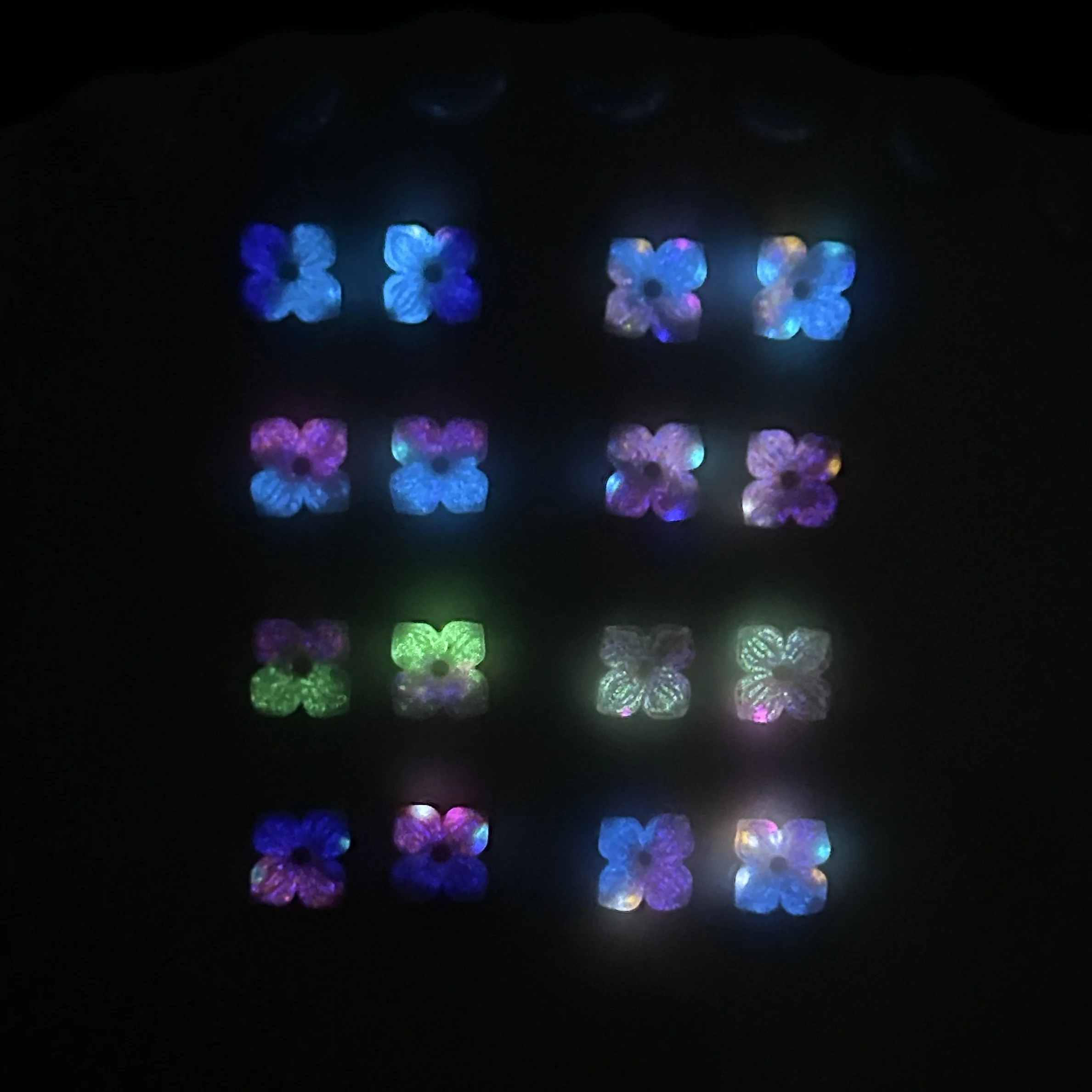 60 uds nuevas flores creativas de ensueño dijes para uñas gradiente colorido luminoso flores de cuatro pétalos decoraciones artísticas de resina para uñas DIY