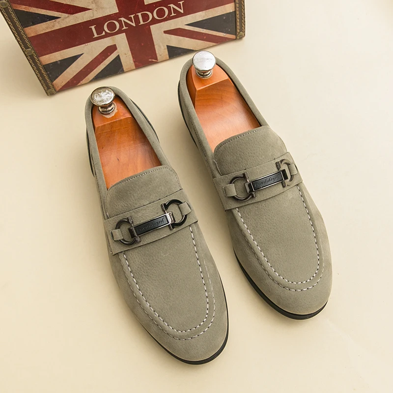 

Новые мужские лоферы из замши и коровьей кожи, весна 2026: комфортные, дышащие, с мягкой подошвой, нескользящие, для активного отдыха, модный бренд