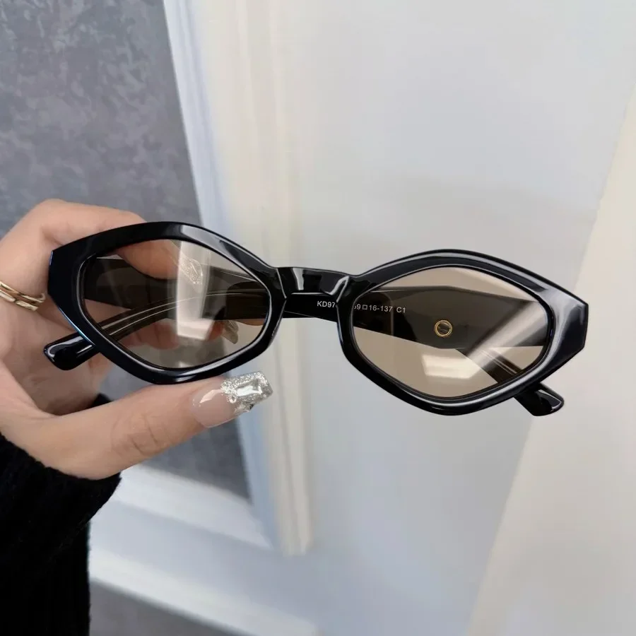 New Casual Vintage Square Sunglasses For Women Men Classical Brand Retro Round Sun Glasses Unisex Oculos