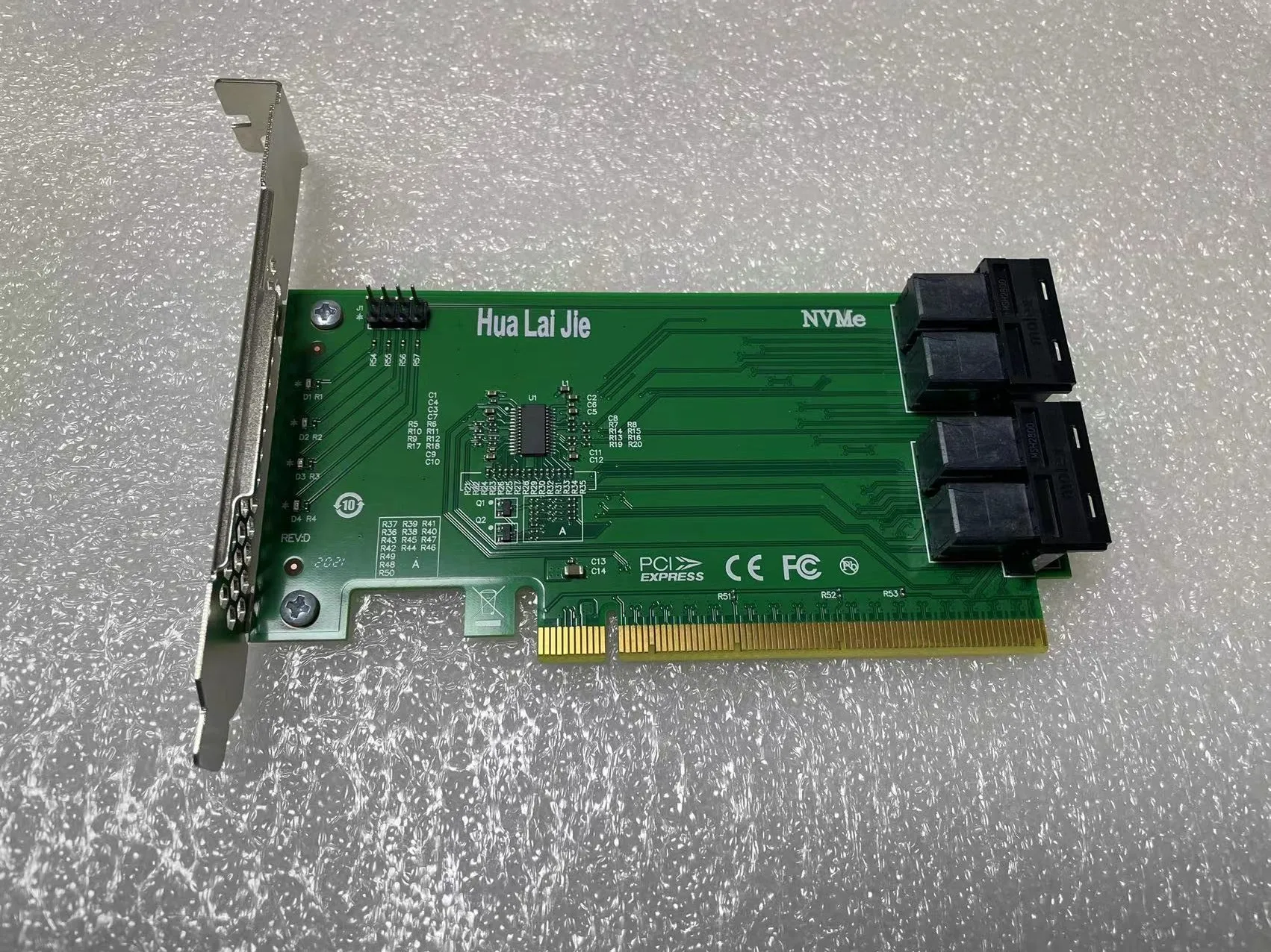 U.2 NVMe SSD SFF8643 to SFF-8639 NVMe U.2 with Cable PCIe x16 Quad Port Adapter