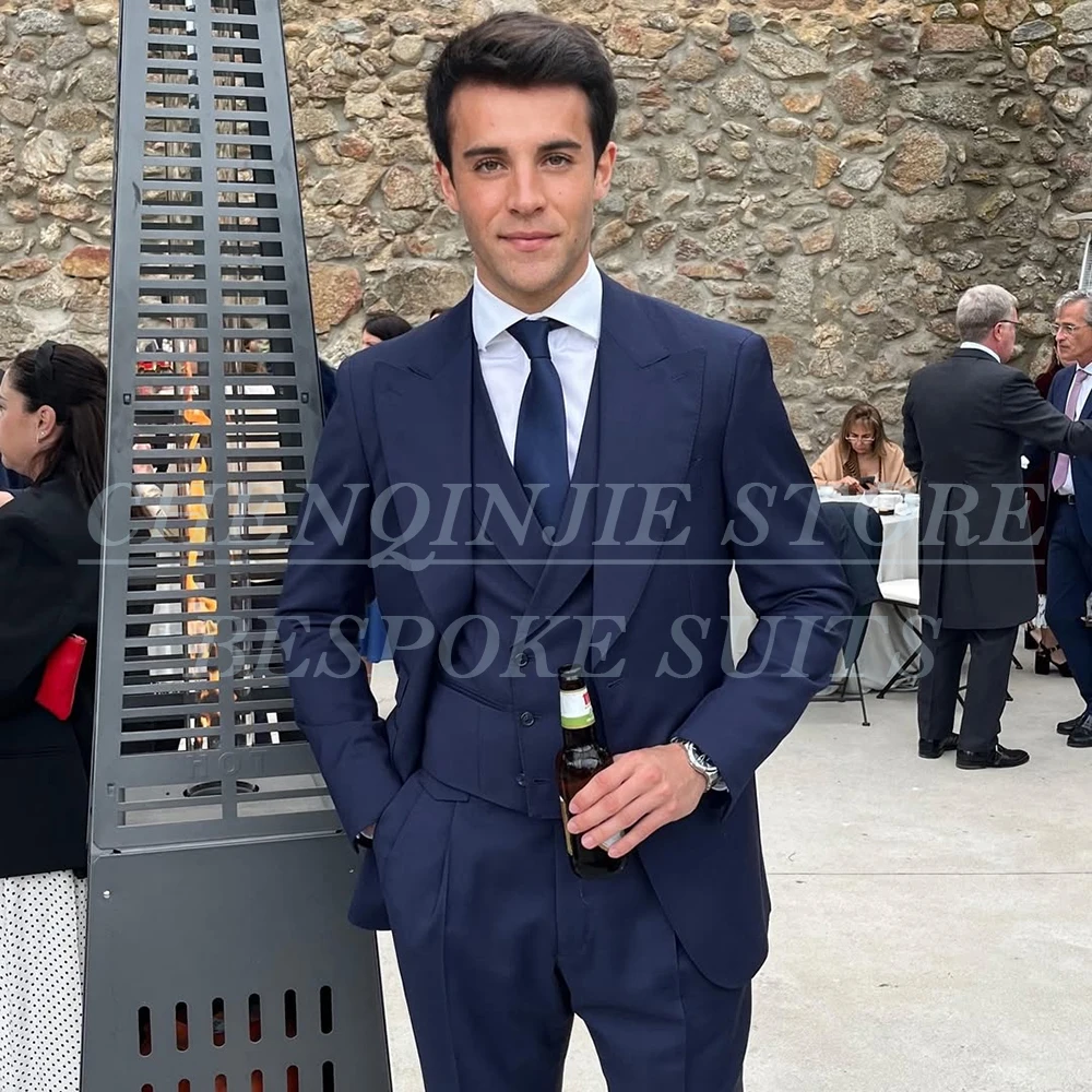 

Мужские костюмы Slim Fit, комплект из трех предметов, куртка, брюки, жилет, высокое качество, темно-синий, однобортный, с остроконечными лацканами, мужская одежда, костюм Homme