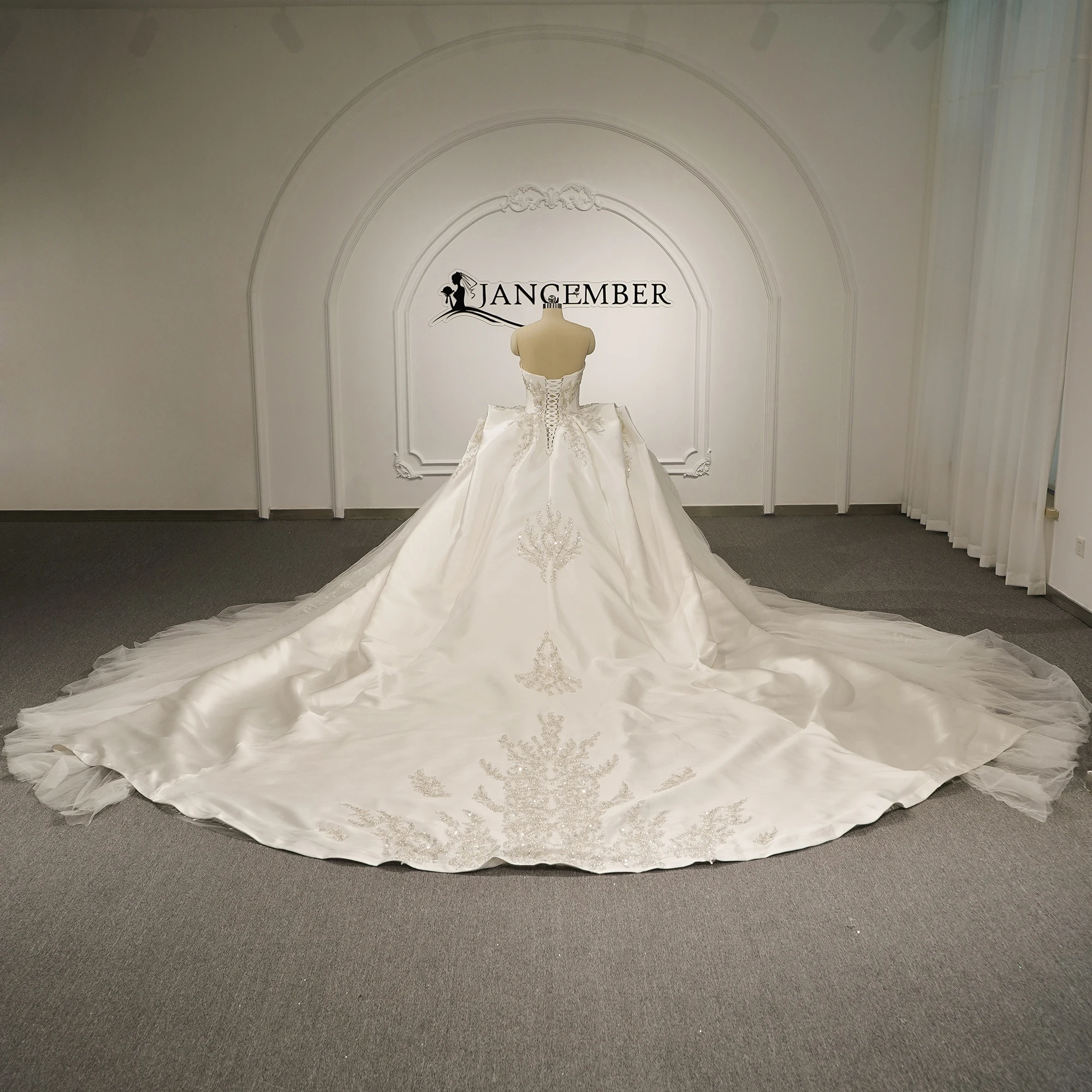 Customized Exquisite Satin Ball Gown Wedding Dress vestidos de novia boda Sleeveless Court Train Beading Pearls Bridal Skirts
