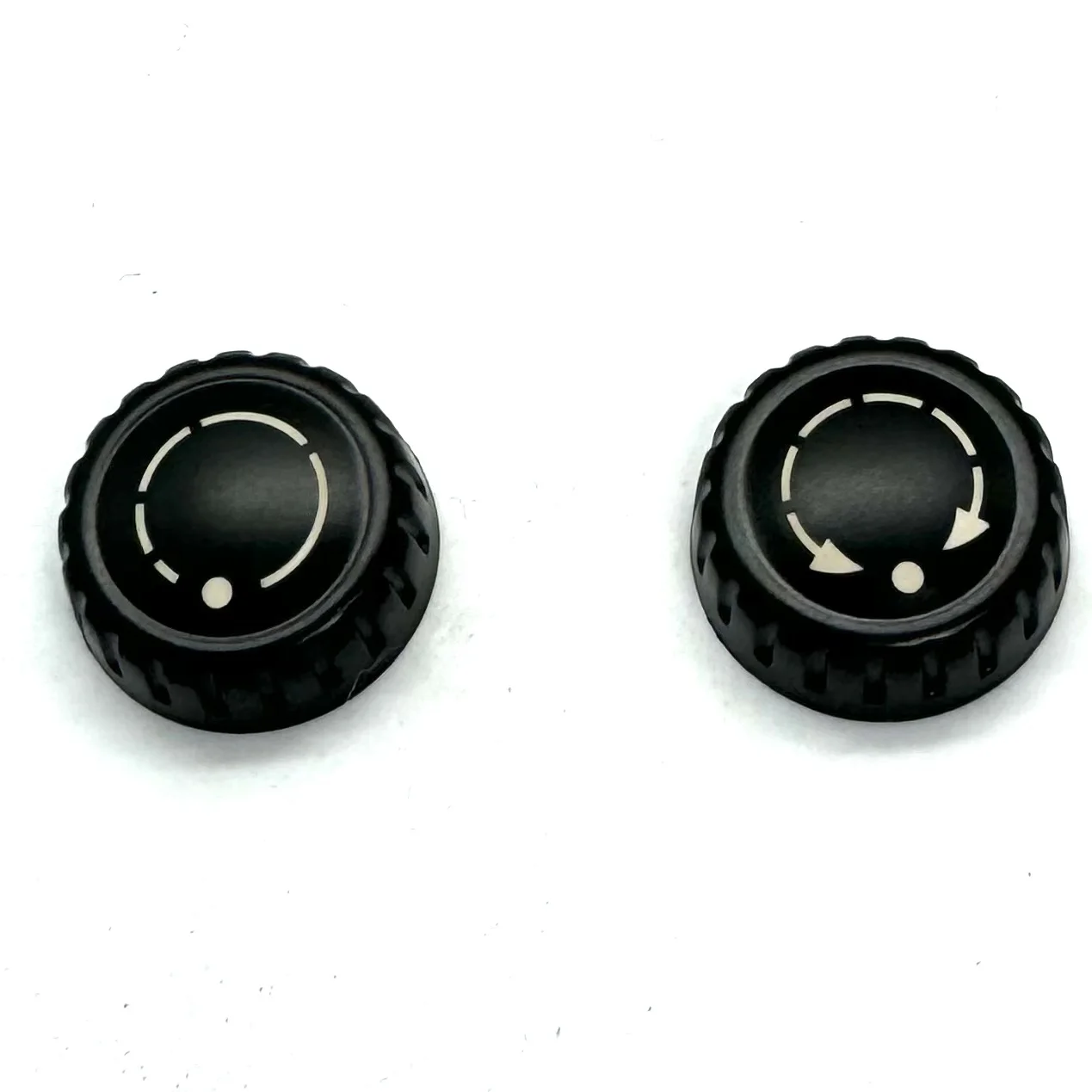 

PCM Radio Replacement Knob Set (Left and right knobs included) For Porsche Cayenne 955 / 957 95564295100 / 95564295200