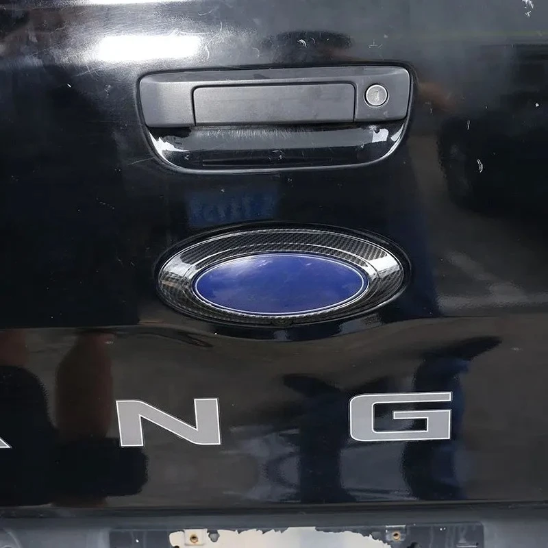 Autocollant Logo ABS Fibre Carbone Ford Ranger - usage example