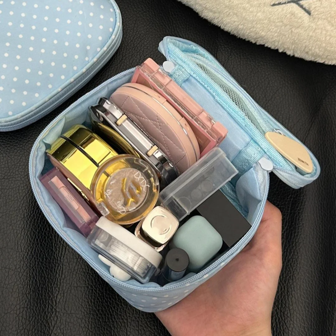 Blue polka dot portable makeup bag, girls' portable storage bag for going out, miscellaneous carry on toiletries bag