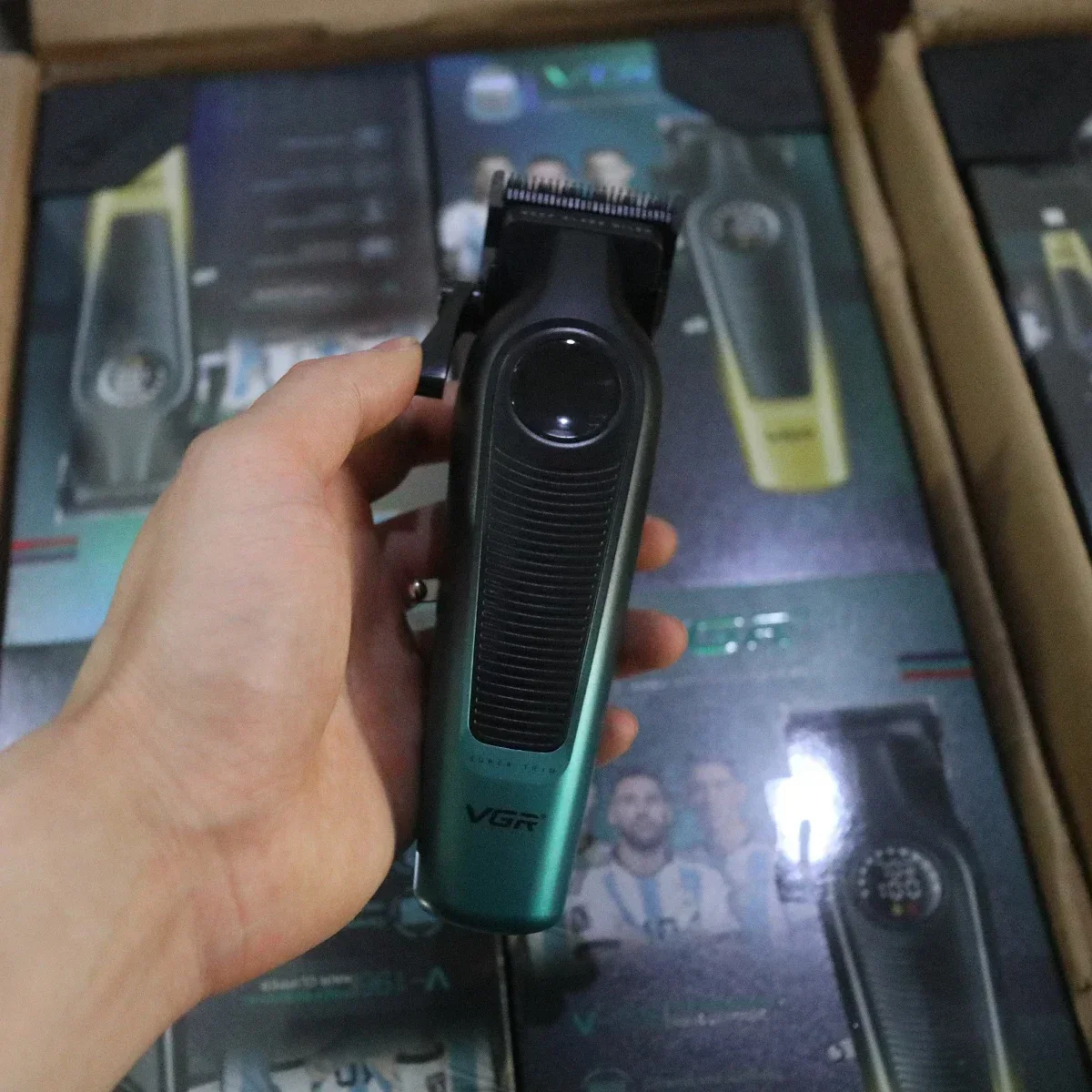 VGR V196 Men's Hair Clipper DLC Blade LED Display Hair Cutting Machine Barber Shop Equipment Professional Finishing Machine