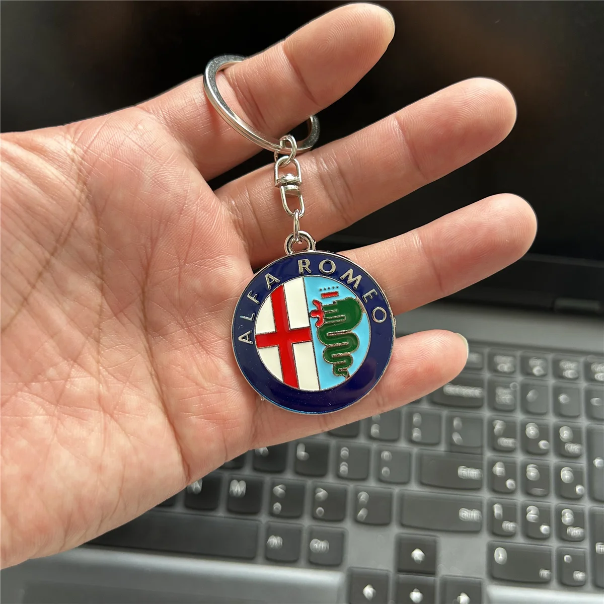 3D Styling Car Metal Emblem Keychain Keyrings Key Holder Accessorie For Alfa Romeo Stelvio Giulia 159 Giulietta