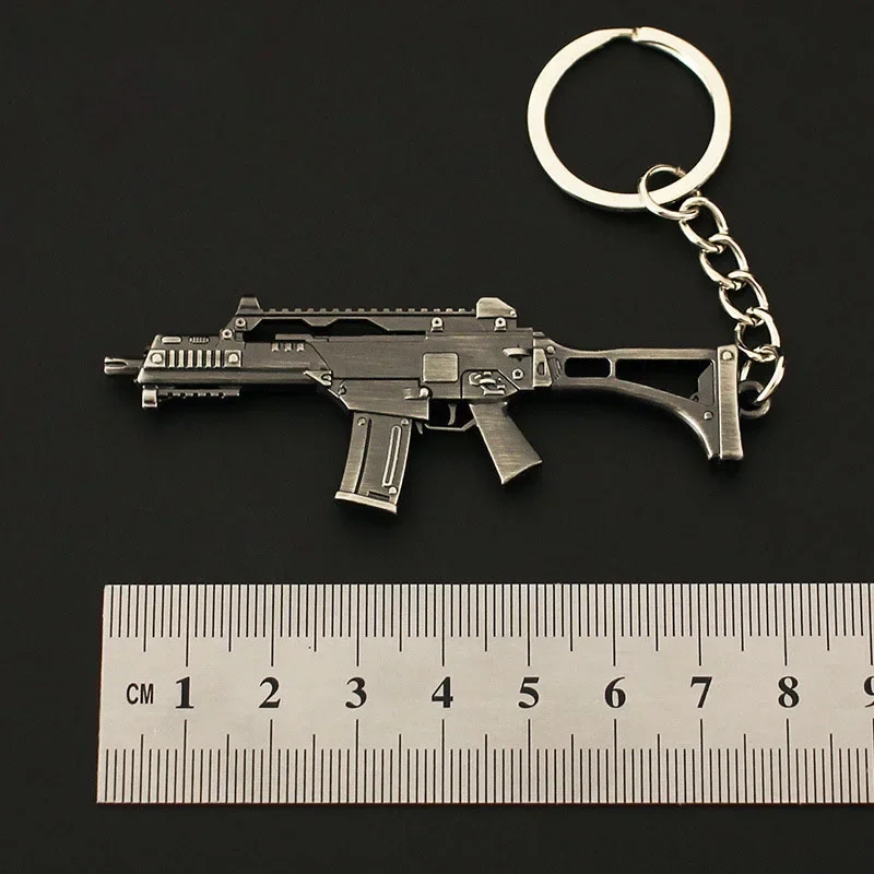 8cm G36C Gun Keychains Alloy Model Mini Guns Accesssories Game Peripherals Coaplay Prop Collectible Ornaments Safe Gun Toys Boys