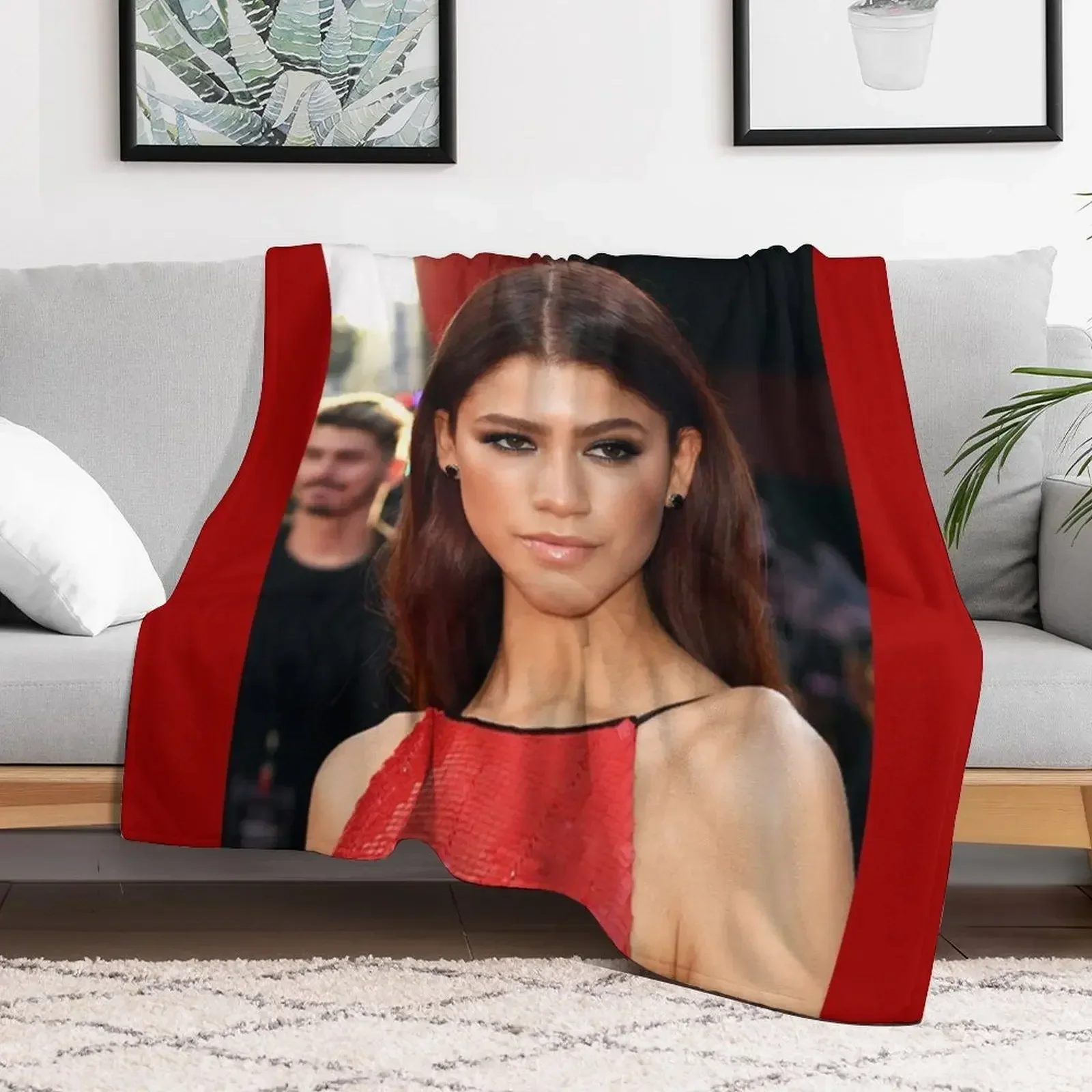 Zendaya Coleman Contrasted Her Heavy Eye Makeup Throw Blanket Decorative Sofa Bed covers Blankets