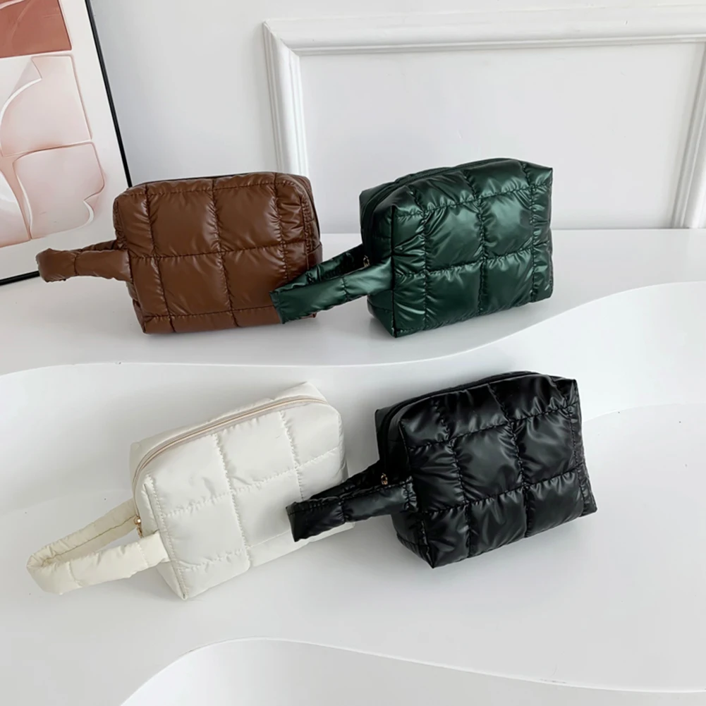 Women Quilted Makeup Bag Cosmetic Organizer Bag Large Capacity Portable Cosmetic Pouch with Handle Solid Color Toiletry Bag