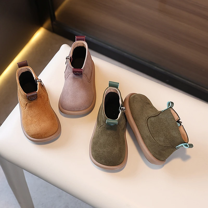 

2023 трендовые плюшевые сапоги для маленьких девочек, зимние модные детские повседневные хлопковые сапоги для мальчиков, нескользящие детские ботильоны с круглым носком