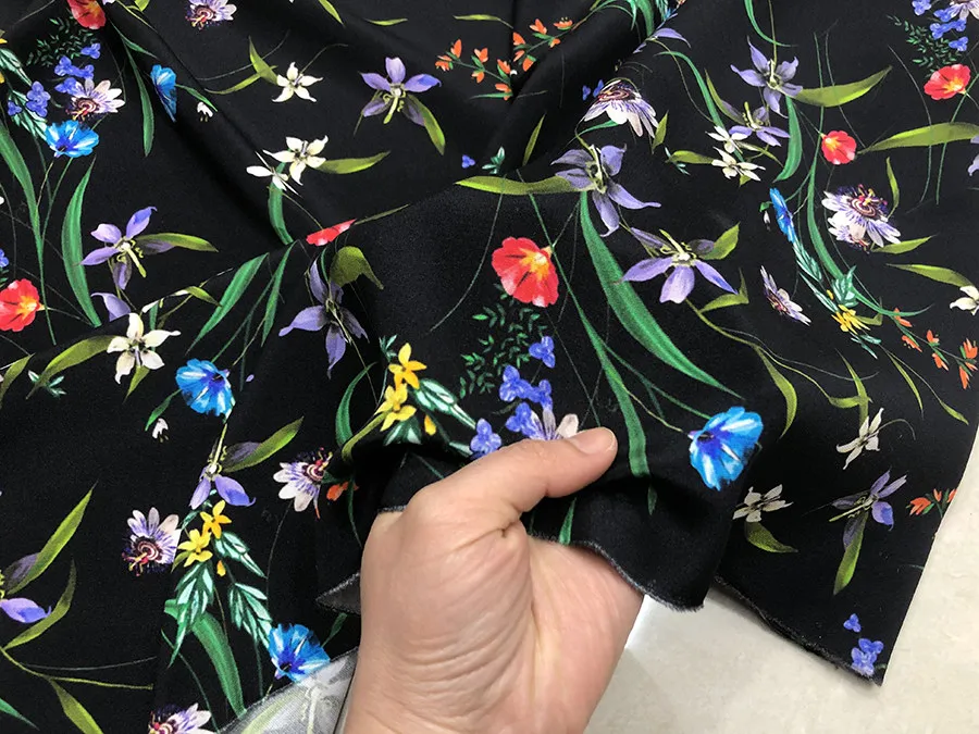 Designer Cloth 30 Momme Silk Stretch Heavy Crepe Clothing Fabric Mixed Colors with Black Background Small Flower Spray