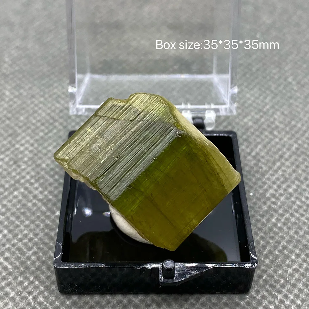 

100% natural green tourmaline rough gemstone cure crystal ore specimen +Box size：35*35*35mm