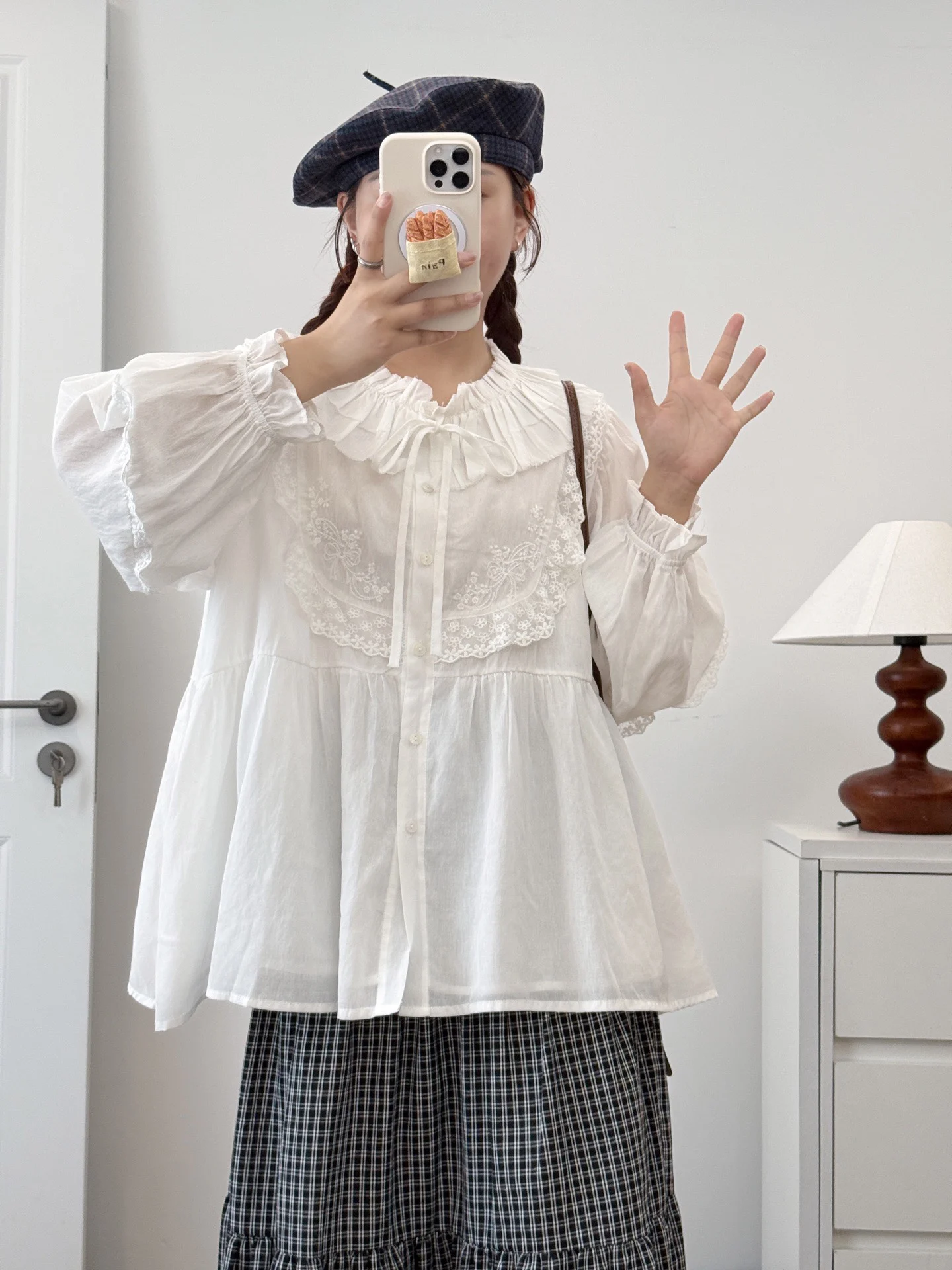 

Autumn New Sweet Cotton Lace Trim Splice Long Sve Embroidered irt Pure Color Doll Top Women's Casual Loose Sle Faion