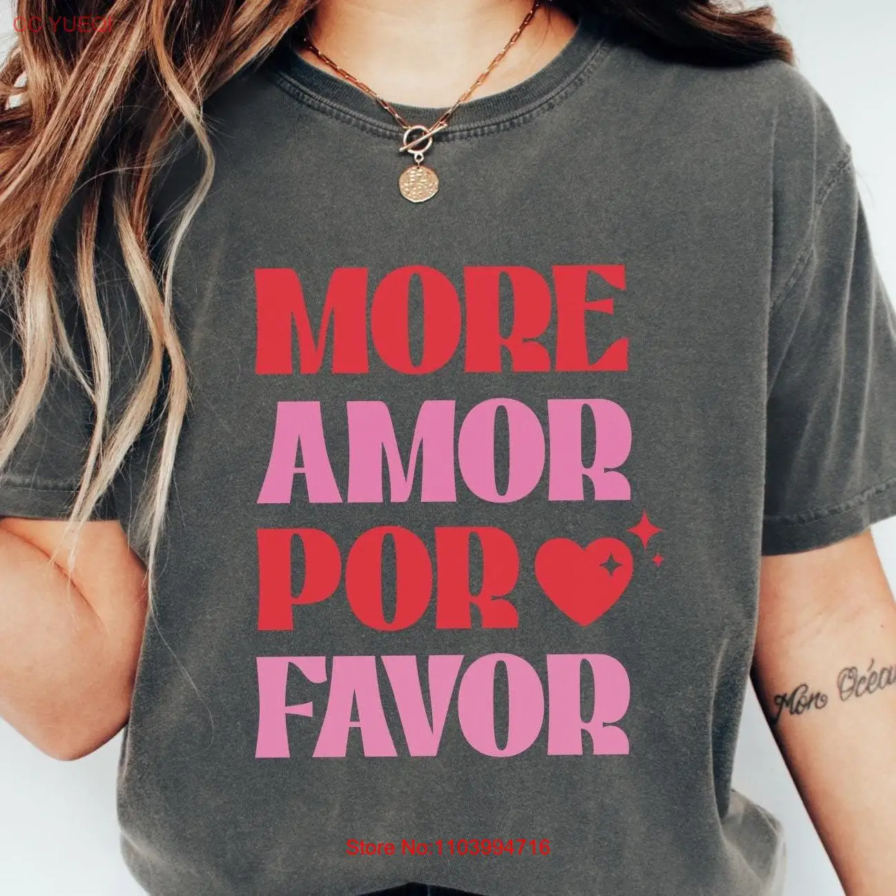 Футболка More Amor Por Favor Comfort Colors Pink Red Love Xoxo День Святого Валентина Итальянская для ее него с длинными или короткими рукавами