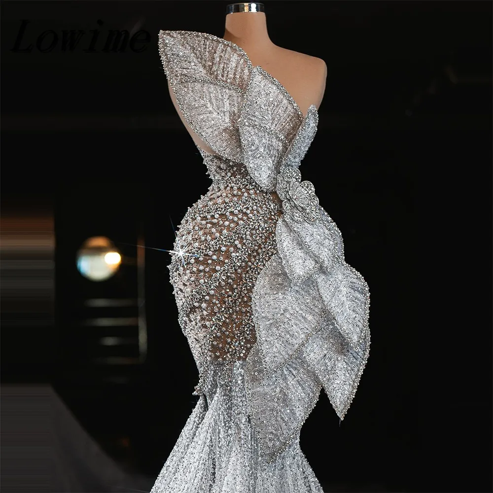 

Elegant One Shoulder3D Leaf Crystal Wedding Dresses Luxury Beading Mermaid Maxi Bridal Gown With Sweep Train Customized