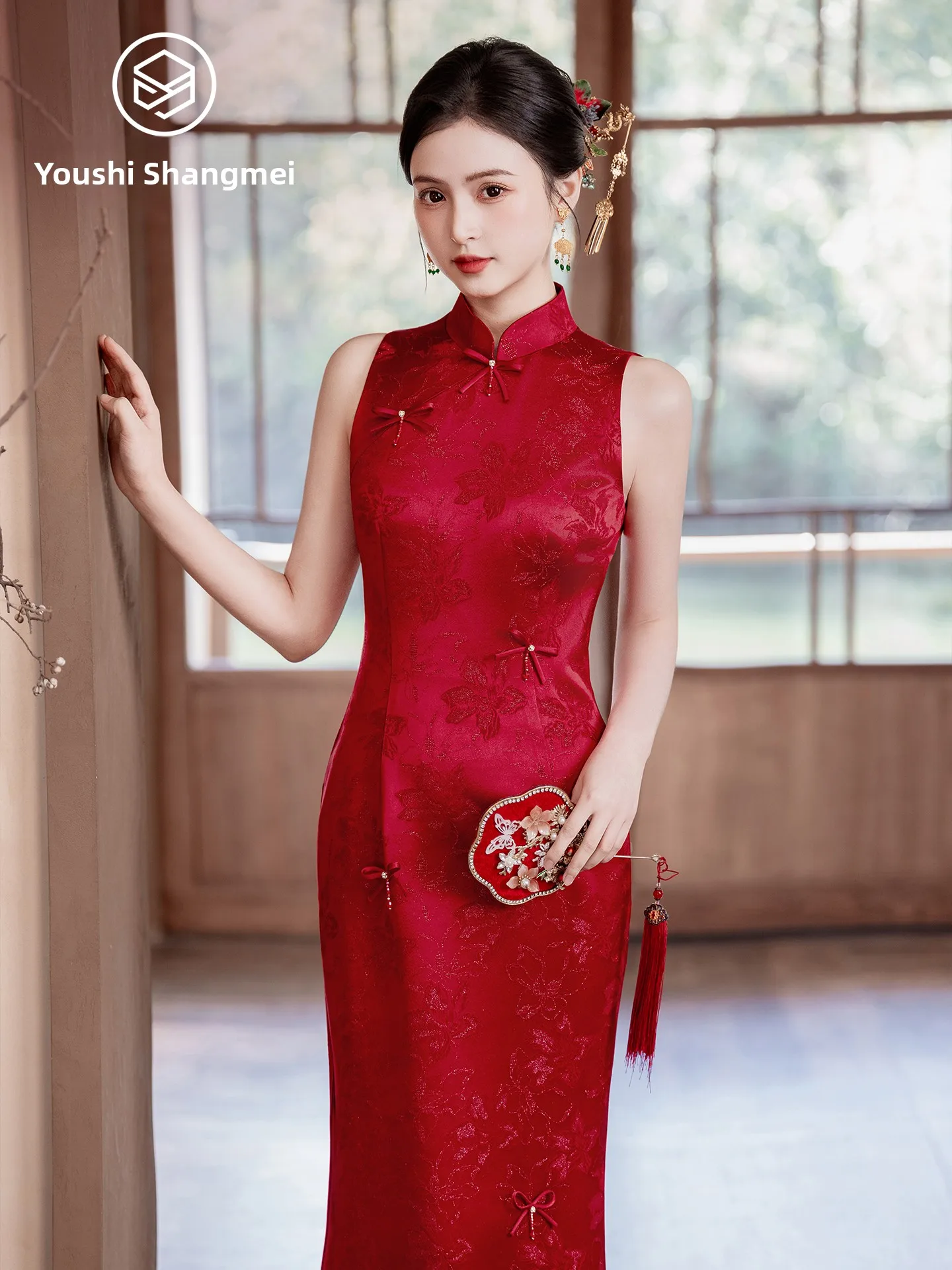 

Потрясающее новое свадебное платье в китайском стиле, красное ципао, женское, на заказ, летнее, дышащее, из полиэфирного волокна