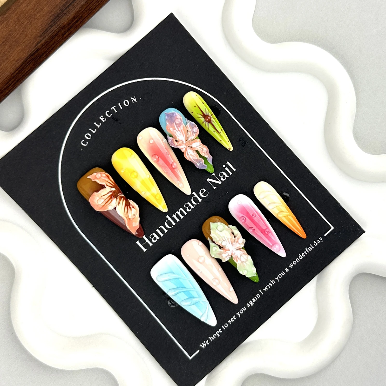 

10 шт. накладных ногтей ручной работы с цветочным узором для осенне-зимнего сезона, длинные, в форме миндаля, модные, готовые к нанесению