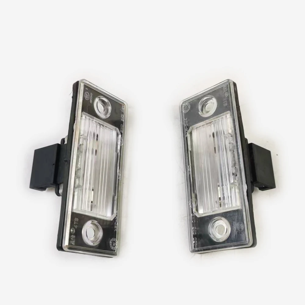 2Pcs License plate lamp 5N0943021 5ND943021 For VW Jetta Polo Passat Tiguan Sharan Touran Touareg Skoda Octavia Superb Yeti