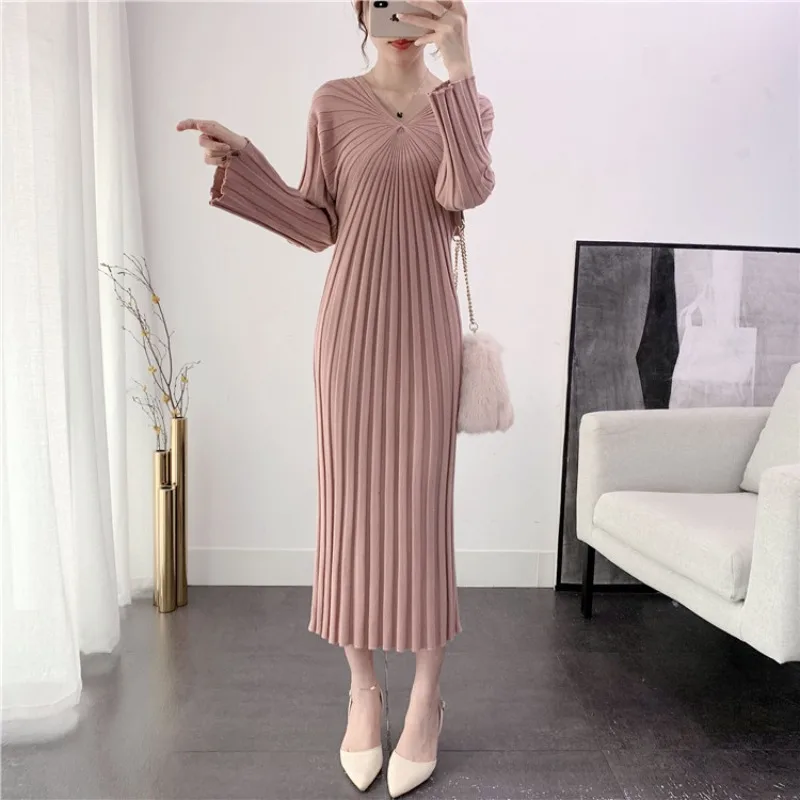 

2024 Winter Elegant Knit Dress for Women - Knee-Length Long Solid Color Sweater Dress