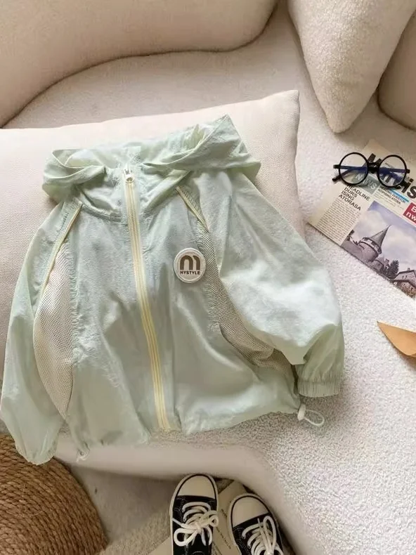 

New 2025 Summer Baby Boys' Sun Protection Clothing Lightweight Beachwear Skin irt Korean Sle Hat Children's Top