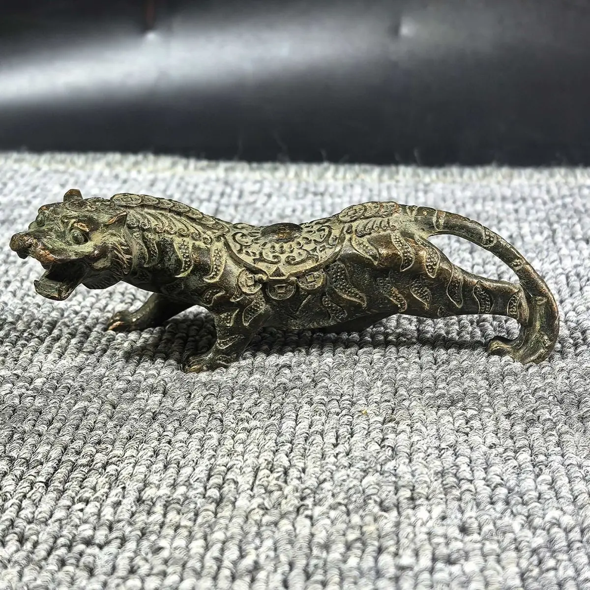 

Antique Antique Tiger Money Tiger Shengwei Home Ornament Office Vintage Crafts Ornament