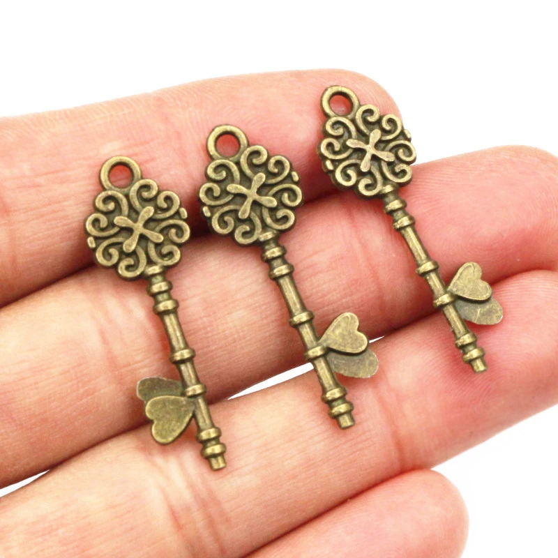 40pcs Key Charms Pendants Antique Bronze plated  Metal Retro Slower Heart Keys Charm DIY Jewelry Making Accessories Necklace