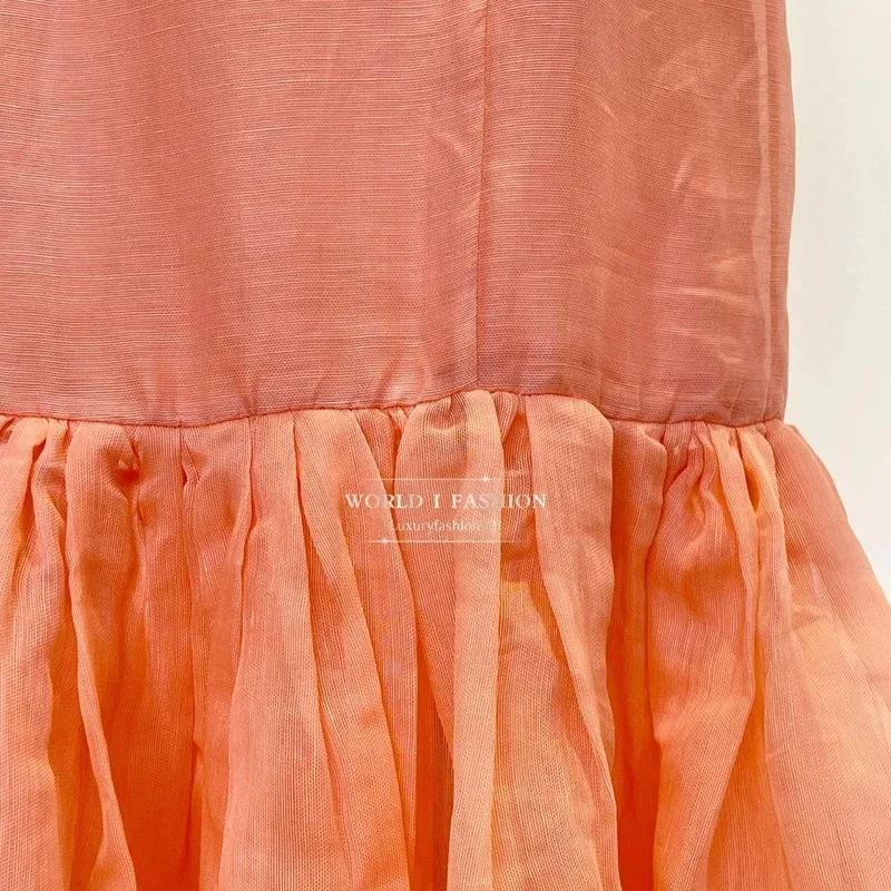 Autunno nuove donne in stile casual che indossano un abito longuette a sirena senza maniche con perline rosa 2025