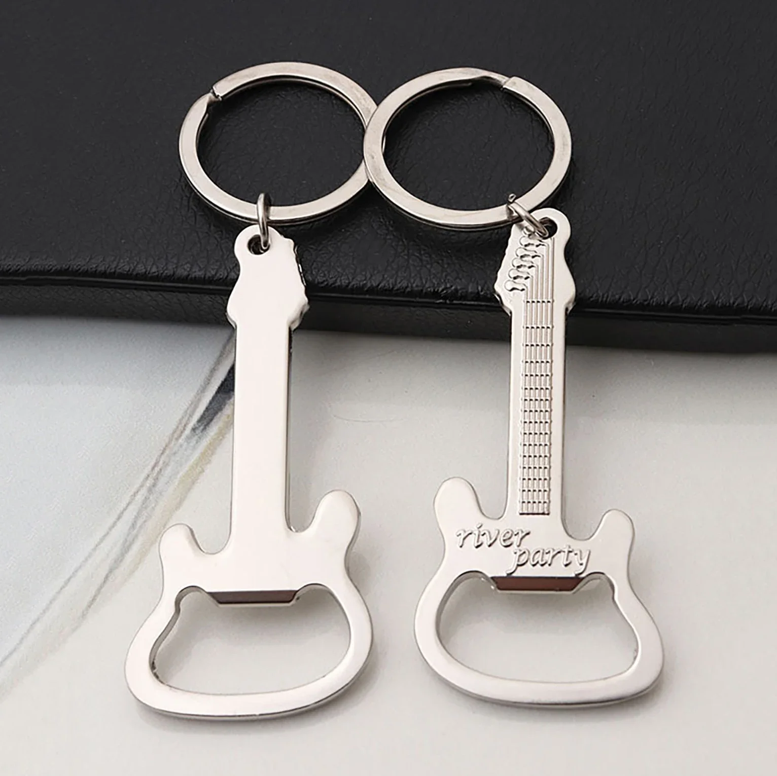 1pc-Guitar-Inspired Keychain Bottle Opener – Stylish Multi-Tool Key Ring, Durable, Perfect Casual Gift for Music Enthusiasts