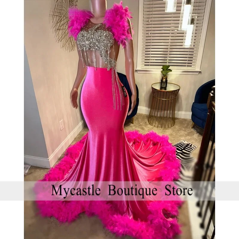 カスタマイズされたセクシーなピンクマーメイドウエディングドレス 2026 黒人女の子シルバーダイヤモンドクリスタルビーズフェザーイブニングパーティードレス